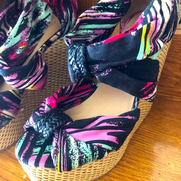 NWT Material Girl Platform Heels Size 6/36 - Picture 9 of 9